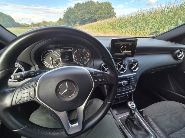 Mercedes-Benz A 180