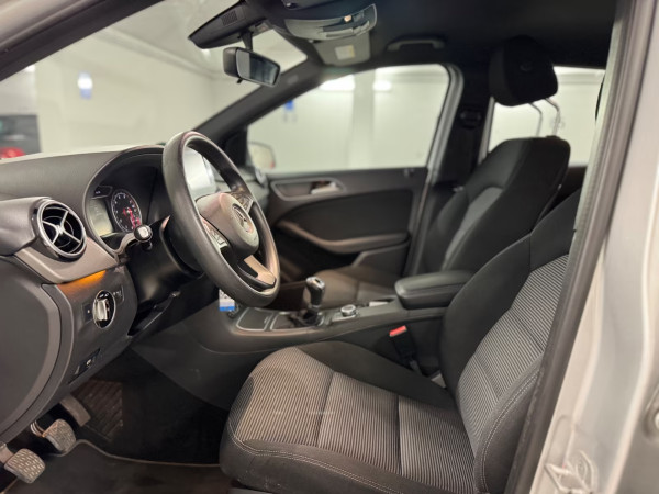 2015 Mercedes-Benz B 180 "Style"