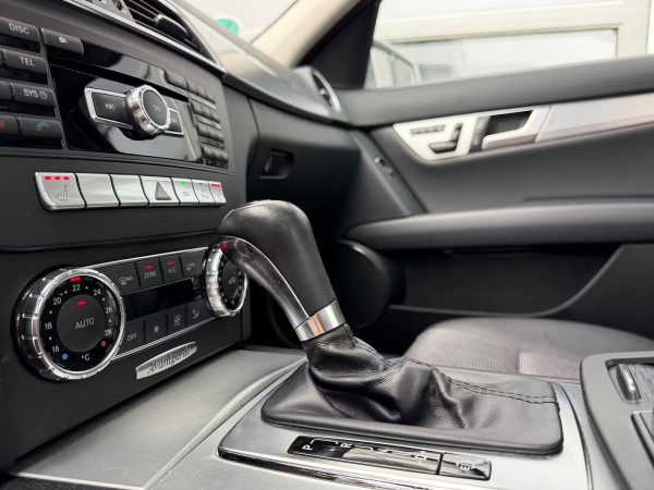 2012  Mercedes-Benz C 180 CGI*AUT*T-LEDER*MEMORY*GLASDACH*WINTER*