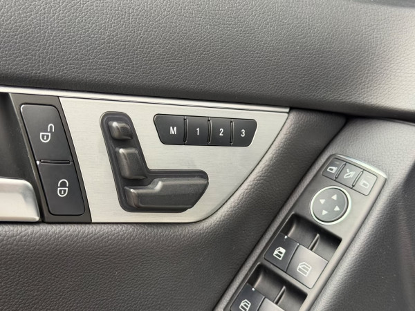 2012  Mercedes-Benz C 180 CGI*AUT*T-LEDER*MEMORY*GLASDACH*WINTER*