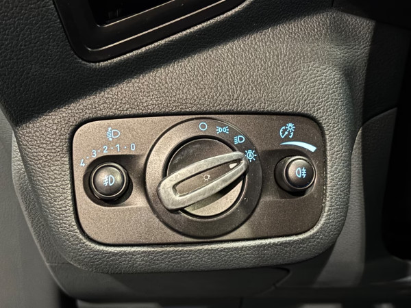 Ford C-Max Sync Edition Klimaa. Winterpaket AHK Phone