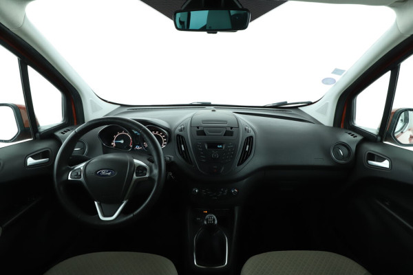 Ford Tourneo Courier 1.0 EcoBoost Titanium