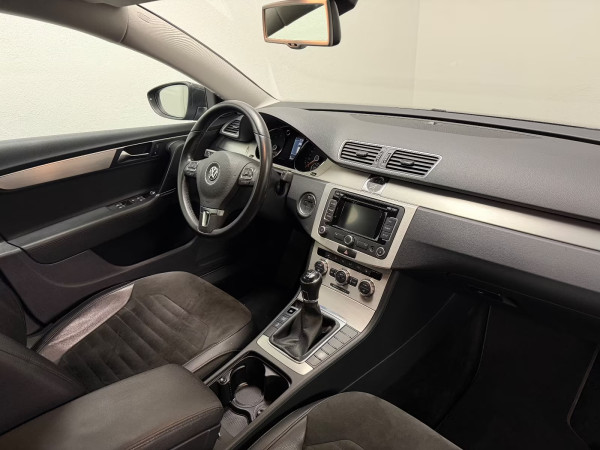 Volkswagen Passat HIGHLINE|KAMERA|PDC|NAVI|TEMP|M