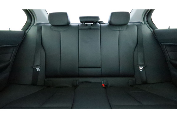 BMW Série 3 320iA Luxury