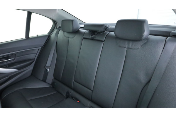 BMW Série 3 320iA Luxury