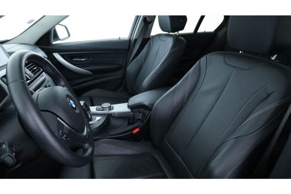 BMW Série 3 320iA Luxury
