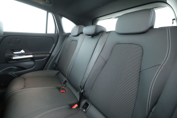 Mercedes-Benz GLA 200 Progressive Line 7G-DCT